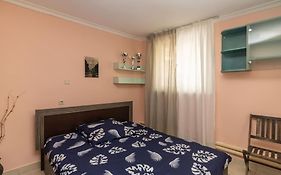 Charming Artistic Central Apartment